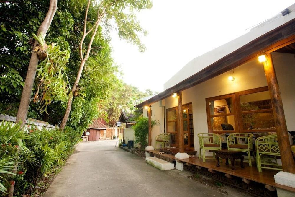 Hotel Siri Lampang Ngoại thất bức ảnh