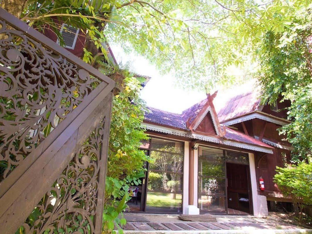 Hotel Siri Lampang Ngoại thất bức ảnh