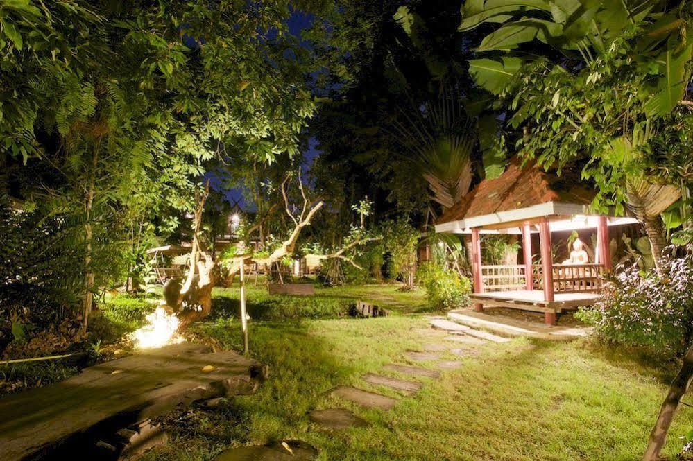 Hotel Siri Lampang Ngoại thất bức ảnh